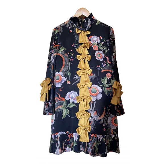 Gucci Dresses & Skirts - Gucci Silk dragon/ floral silk dress w yellow bows